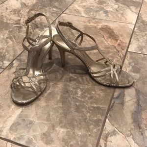 Antonio Melani Gold Heels!